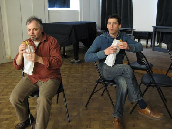 IMG_0423.JPG - pause sandwich des luthiers !