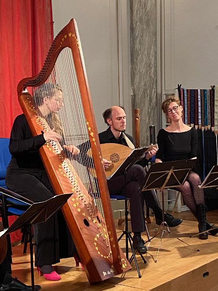 277582869_4952902138078580_2644463881289560111_n.jpg - Ensemble L'Achéron (Voix, flûte, harpe, viole et Bor Zuljan au luth)