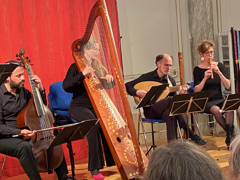 l_acheron_6.jpg - Ensemble L'Achéron (Voix, flûte, harpe, viole et Bor Zuljan au luth)