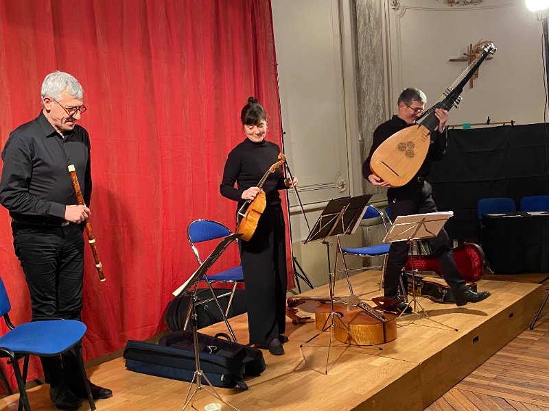 la_reveuse_3.jpg - Ensemble La Rêveuse : Serge Saitta, traverso, Florence Bolton, basse de viole, Benjamin Perrot, théorbe & guitare baroque