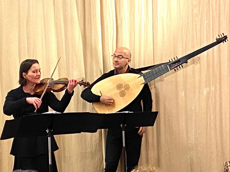 il_ballo_4.jpg - « Il divino Cipriano de Rore » par l'ensemble Il Ballo : Véronique Bourin soprano, Camille Antoinet violon, Leonardo Loredo théorbe, guitare et luth.
