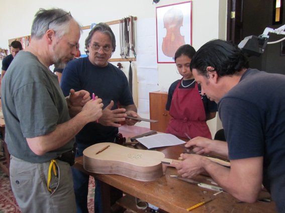 IMG_1479.JPG - L'atelier de lutherie avec Didier Jarny