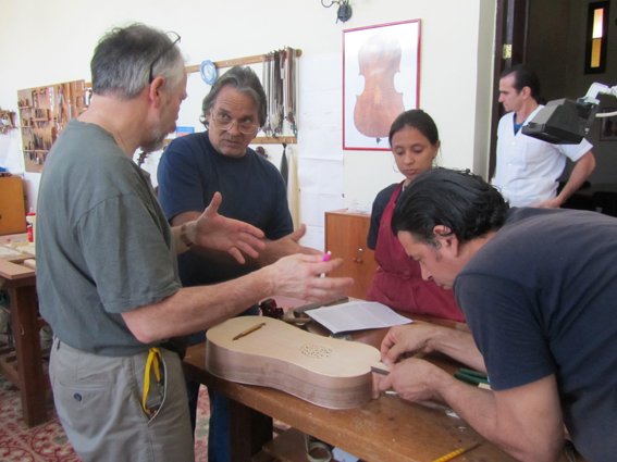 IMG_1480.JPG - L'atelier de lutherie avec Didier Jarny