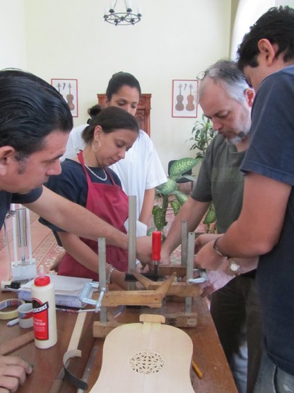 IMG_1499.JPG - L'atelier de lutherie avec Didier Jarny