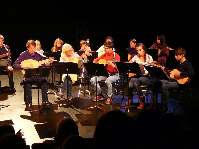 P1090164.JPG - classes de luth d'Evreux, Petit et Grand-Couronne, Plessis-Bouchard et Vanves