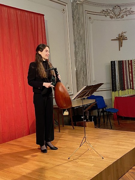 339170756_1089224639136325_2129743031236742633_n.jpg - Emma-Lisa Roux, "Chanter sur le luth", Musique de la Renaissance