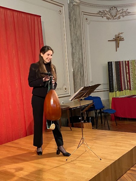 339262890_151225091222682_6494064219438998374_n.jpg - Emma-Lisa Roux, "Chanter sur le luth", Musique de la Renaissance