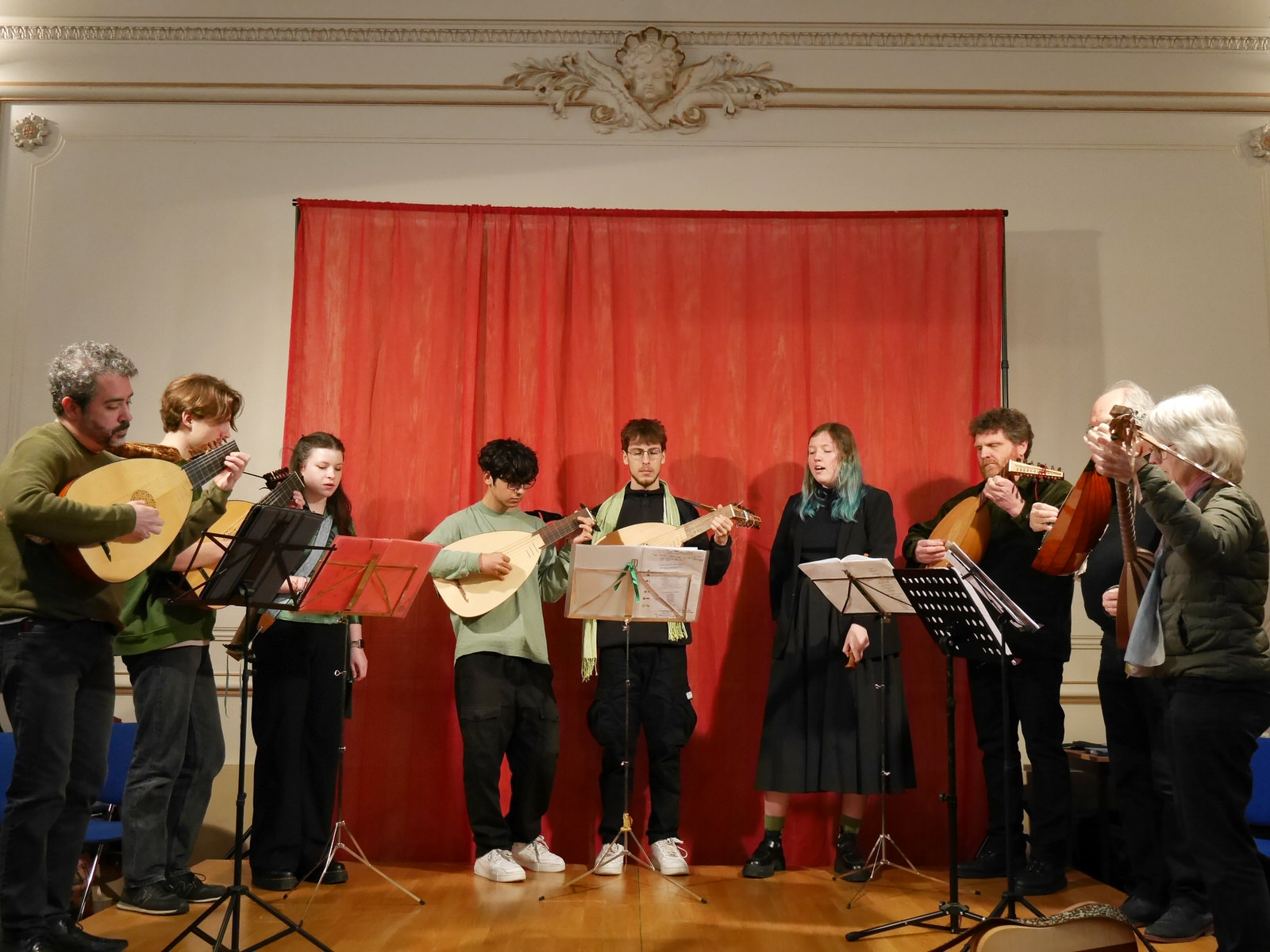 339262890_257222743321744_5734032405642424171_n.jpg - Elèves du Conservatoire de Vanves (Professeur Fabricio Melo), chansons et danses 16e