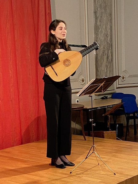 339284435_124102150569222_8138774052534623905_n.jpg - Emma-Lisa Roux, "Chanter sur le luth", Musique de la Renaissance