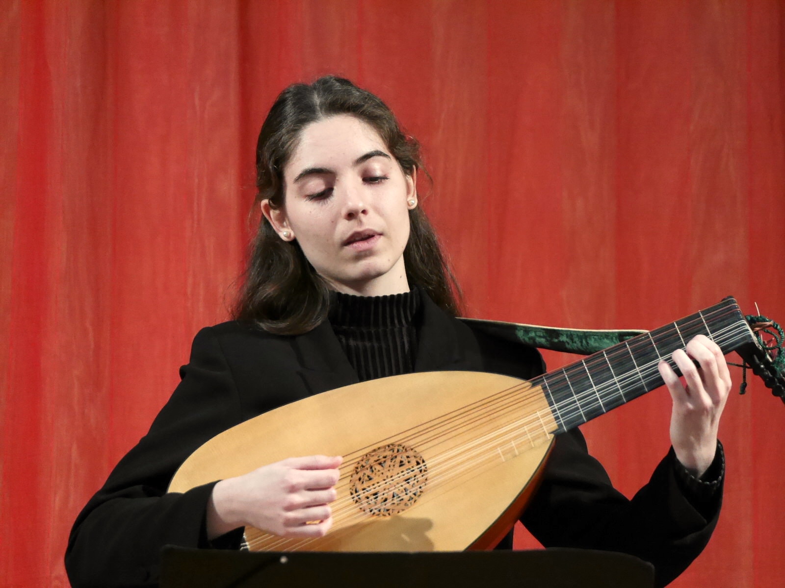 339286372_488665486718649_8363077301774709723_n.jpg - Emma-Lisa Roux, "Chanter sur le luth", Musique de la Renaissance