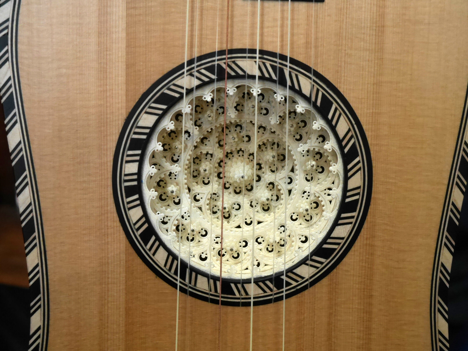 339318544_1392202484896998_5405476796121083801_n.jpg - Guitare de Philippe Mottet-Rio