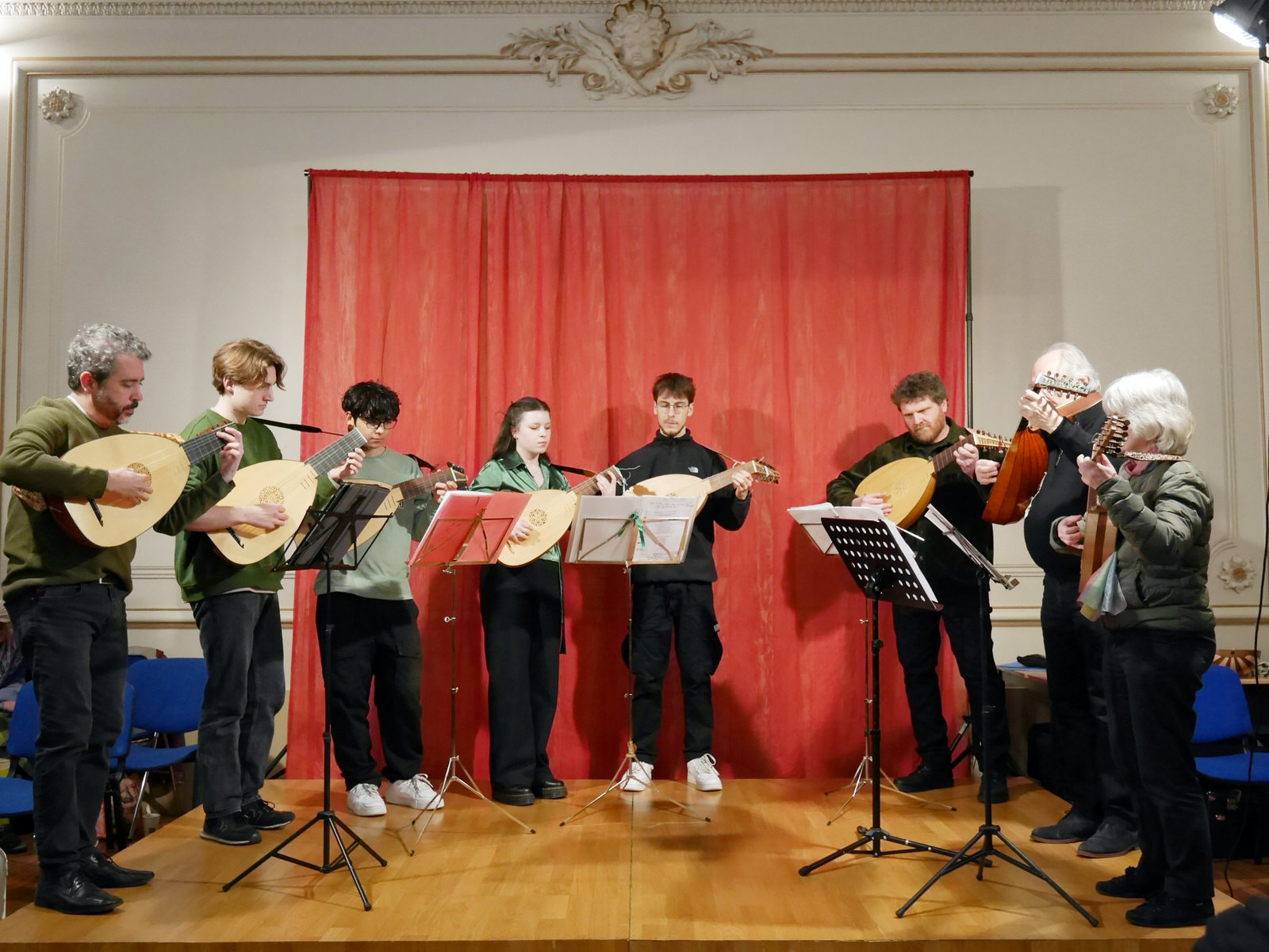 340085357_169740715993760_5616616344511377194_n.jpg - Elèves du Conservatoire de Vanves (Professeur Fabricio Melo), chansons et danses 16e