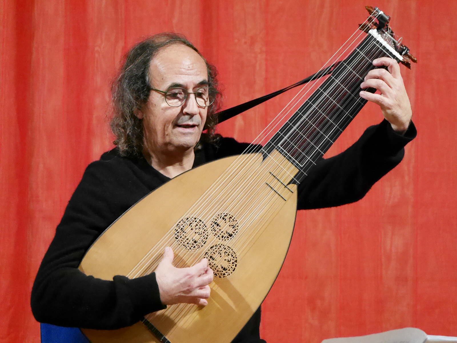 340088334_1262450321035013_8674142897930722348_n.jpg - Mauricio Buraglia, luth baroque : Sonate en Sib Majeur du Ms. de Dresde