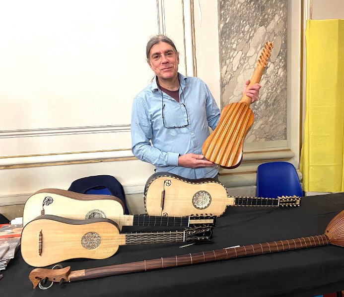 656747930_1430739685513060_8262023783983574191_n.jpg - Les Luthiers ! Cesar Arias