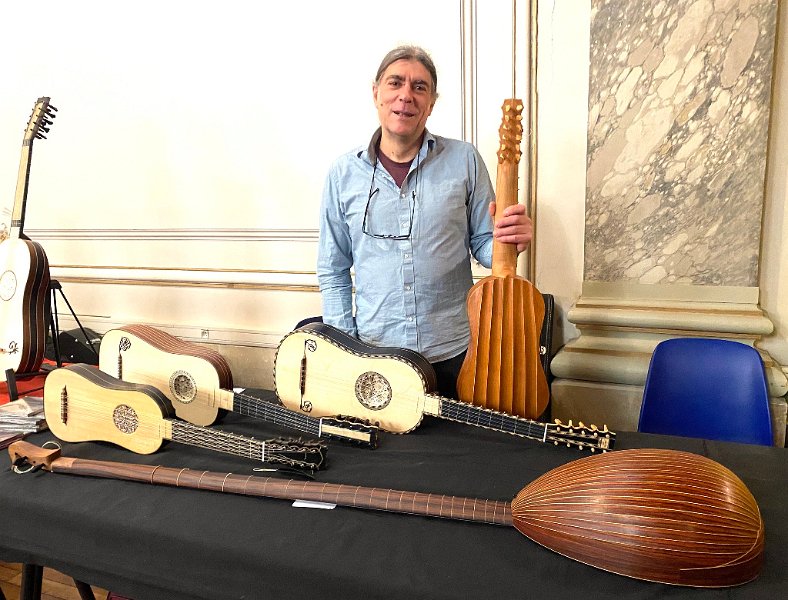 657024564_1430739735513055_3083985387838060155_n.jpg - Les Luthiers ! Cesar Arias